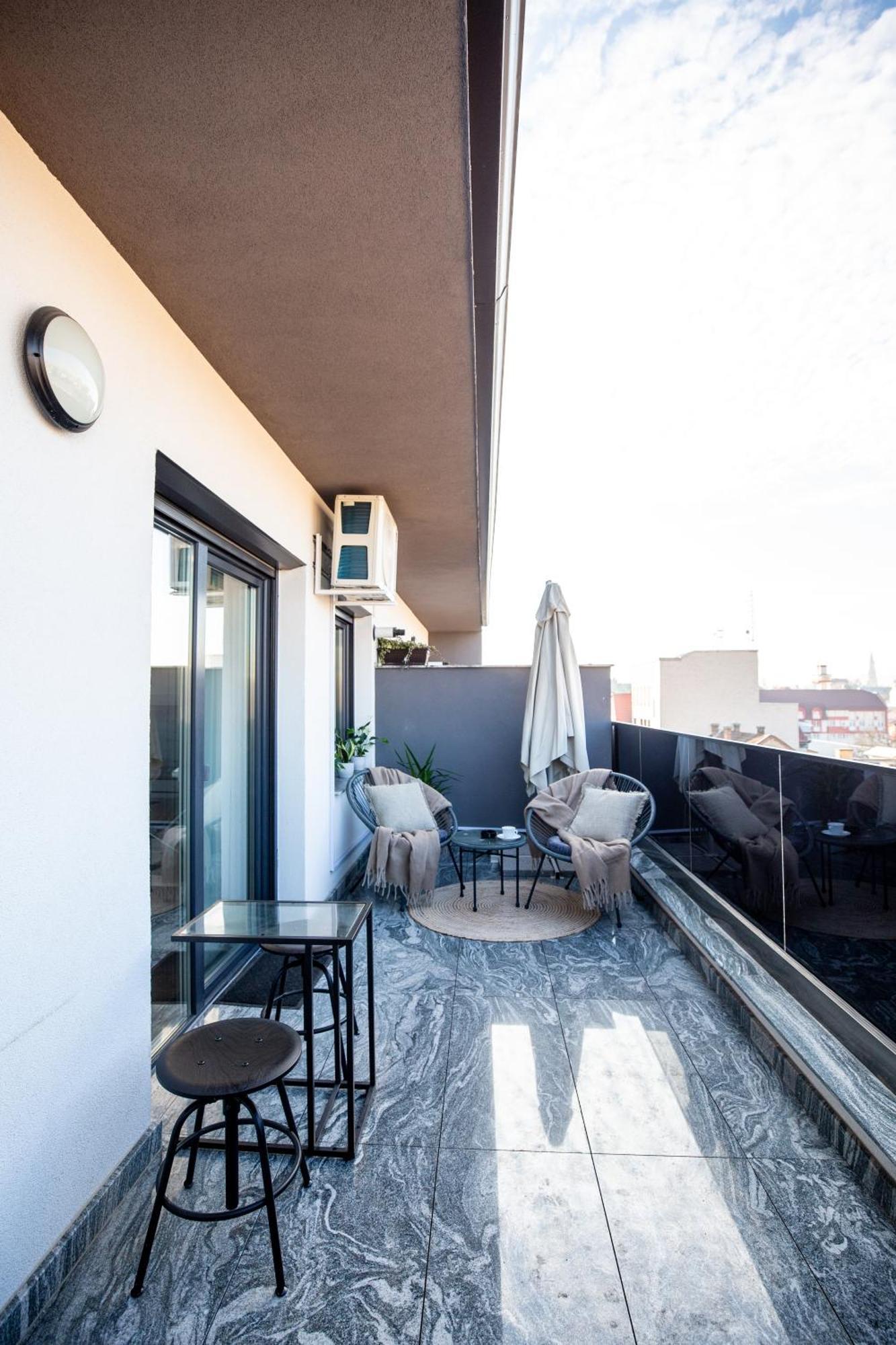 Unique City View Apartment Balcony & Parking Space Kolozsvár Kültér fotó